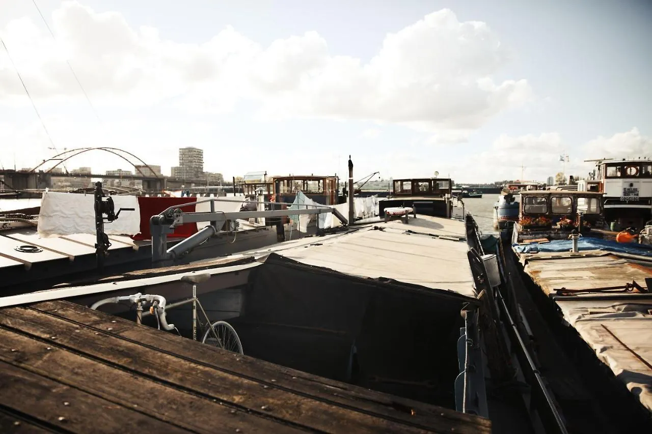 Captain Pippi; Amsterdam'S Finest Houseboat Hotel Botel